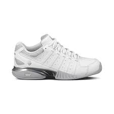 Tennisschuhe und schuhe für die halle haben helle sohlen, damit sie keine dunklen streifen auf dem boden hinterlassen. Tennisschuhe Damen Indoor Halle Test Vergleich 2021 7 Beste Tennisschuhe