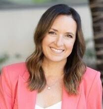 Lisa Fore's Instagram, Twitter & Facebook