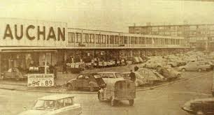1961 Ouverture Du Premier Magasin Auchan Gerard Mulliez Ouvre Le Premier Magasin Sous L Enseigne Auchan A Roubaix Dans Une Usine Desaffe Roubaix Photos Auchan