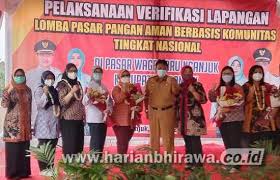 Ia taruh di brankas uang. Pasar Wage Baru Kabupaten Nganjuk Jadi Finalis Lppa Nasional Harian Bhirawa Online
