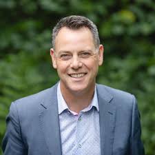 Roger Bourne's Instagram, Twitter & Facebook