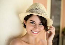 This fashionable item will keep you warm during long winter days and will prevent hair damage. How To Wear A Hat With Short Hair Useful Tips For A Woman The Best Hat