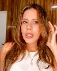 Create your own sunshine ☀️ Gracias a @maju_belleza por dejarme hermosa  siempre!!! Mi cabello siempre divino en sus manos!!! Y mi piel nunca estuvo  mejor que en manos de @alva.cosmetologia y @valeriaraya_camaleon