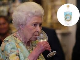 La Reina Isabel II lanza su propia marca de ginebra