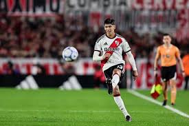 A qué hora juega River