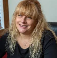 Janet Henkel's Instagram, Twitter & Facebook