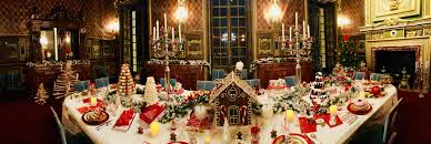 La Table Gourmande De Noel Avec Ses Decorations Noel Au Chateau Noel Decoration