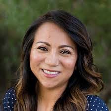 Elizabeth Serafin's Instagram, Twitter & Facebook