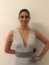 Founded in 1982 by domenico dolce and stefano gabbana, dolce & gabbana epitomises the elegance of italian tradition and style. Hliana Papagewrgioy Apo Th Nea Yorkh Katey8eian Sto Catwalk Ths Ybonnhs Kai Sto Madwalk Pics Vids