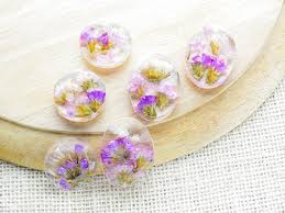 So the acrylic dries in layers and was never really cleaned except when she used a knife on it to scrape off the dried paint. Dried Flowers In Resin How To Preserve Them Mod Podge Rocks