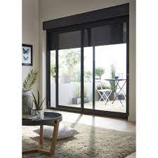 La baie vitrée en aluminium à rupture de pont thermique répond aux exigences d'isolation et vous apporte au quotidien un confort d'utilisation et un accès facilité à vos extérieurs. Comment Habiller Une Baie Vitree Nos 6 Astuces