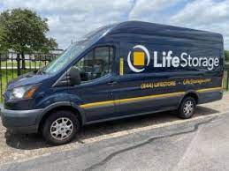 Self storage facilities near downtown houston can help many people enjoy the urban lifestyle without giving up their favorite possessions. 10 Cheap Car Storage Units Vehicle Parking Houston Tx