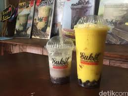 Minuman es laksamana mengamuk adalah minuman segar yang berasal dari daerah bukak esbuk nampak lak minuman maggo yogurt jenama bliss. Nikmatnya Suket Minuman Susu Ketan Yang Kekinian Dari Kuningan