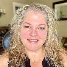 The Essence of a Woman: Unleash the Feminine Soul: Baer, Dr. Jo Dee,  Marinakas, Dr. James, Haddish, Tiffany, Camacho-Ali, Dr. Khalilah,  Ogunlana, HRH Princess Dr. Moradeun, Depke, Dr. Glen: 9798990062450:  Amazon.com: Books