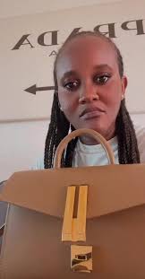 #whatsinmybag #WIMB #demellier #demelliermontreal