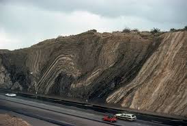 Studying Geology On Instagram Highway 14 Roadcut Of A Pressure Ridge Transpression Along The San Andreas Fault At San Andreas Fault Geology Geology Rocks