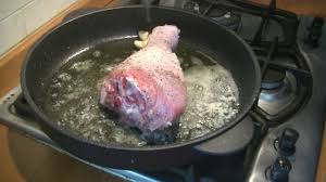 Fusi di tacchino in padella. Cosciotto Di Tacchino Al Vino Con Le Patate Youtube