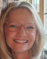 Dawn Lyle's Instagram, Twitter & Facebook