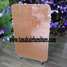 Kami menjual berbagai macam meja lipat portable, mulai ukuran kecil, sedang, dan besar. Meja Makan Lipat Ekonomis Murah