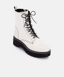 Vela Boots In Off White Leather Dolce Vita