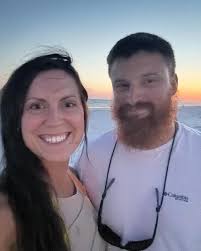 Destin pt 4 🩵 Gunny's first ocean beach experience! 10/10 loved the fluffy  white sand, see slide 2 for pupper mesmerization 🌊