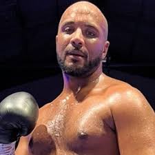 Steve Robinson vs. Phil Williams, Ellis vs. Corrie