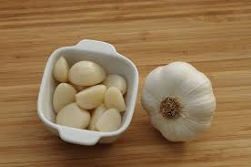 Sedangkan untuk kesehatan gigi, bawang putih yang dioleskan pada. Rutin Konsumsi Bawang Putih Campur Madu 4 Penyakit Ini Langsung Ambyar Jpnn Com