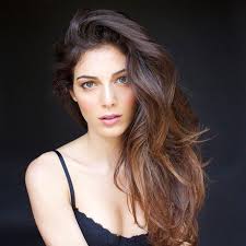 یک ساله بود که به همراه خانوادهٔ خود به تسارسکویو سلو (به روسی: Ù…Ù† Ù‡ÙŠ Ø´Ø±ÙŠÙƒØ© ØªÙŠÙ… Ø­Ø³Ù† ÙÙŠ Ø£Ù†Ø§ Ù…Ø¬Ù„Ø© Ø³ÙŠØ¯ØªÙŠ