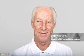 Ralph Plumb of the Oakland Raiders poses for his 2005 NFL headshot at...  News Photo