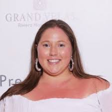 Lisa Grassette's Instagram, Twitter & Facebook