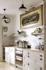 Hoy proponemos una selección especial, piezas elaboradas y pintadas a mano, procedentes de la india, de inspiración vintage, ideales para dar un toque de estilo a una estancia. Cocinas Vintage Decoracion De Cocinas Con Estilo Vintage