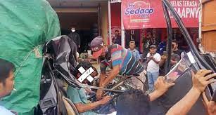 Dramatis Upaya Penyelamatan Sopir Yang Terjepit Saat Kecelakaan Di Kalibangka Cirebon Radarcirebon Com