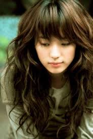 Pin By Minna Uyeda On Pretty Hair Accessories Long Hair Styles Curly Hair With Bangs Long Wavy Hair