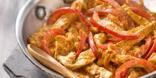 Saute De Dinde Au Paprika Et Poivron Rouge Recettes Recette Recette Saute De Dinde Recettes De Cuisine Recette De Plat
