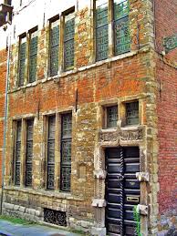 Rue Des Six Jeunes Hommes