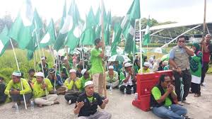 Senarai calon yang bertanding dalam pru 14 tahun 2018. Penamaan Calon Pru14 Pas Batu Sapi Diselangi Zikir Dan Hujan Rahmat Berita Parti Islam Se Malaysia Pas