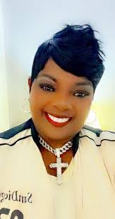 Greta Mcleod's Instagram, Twitter & Facebook