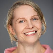 Michelle Hudson's Instagram, Twitter & Facebook