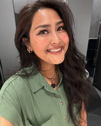 If you remember those paper doll books you're probably as old as me  😎✨💁🏽‍♀️ #anakekanakelovesyou