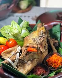 Bakmoy merupakan makanan hasil akulturasi budaya tiongkok dan jawa. Joglo Arista Ingkung Ayam Kampung Menu Andalan Joglo Arista Joglo Arista Warung Makan Jawa Dan Menerima Pesanan Menu Spesial Ayam Laos Ingkung Sayur Lodeh Dan Sayur Asem 08 00 15 00 Wib Jalan