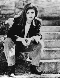 The Pogues And Kirsty Maccoll Fairytale Of New York Kirsty Maccoll 1959 2000 Find A Grave Photos Kirsty Maccoll Female Singers Singer