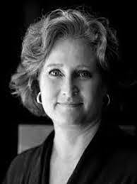 Linda Daly's Instagram, Twitter & Facebook