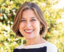 Cooking Light Lighten Up, America!: Favorite American Foods Made  Guilt-Free: Fishman Task, Allison: 9780848739591: Amazon.com: Books