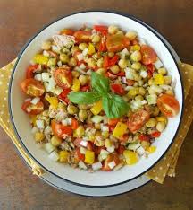 Salade De Thon Mais Frais Et Ensoleille Marmite Du Monde En 2020 Salade Thon Salade Recette Salade De Pates
