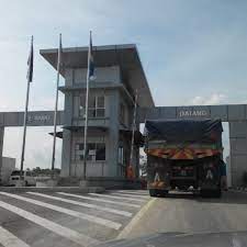 Dengan jumlah penduduk sebanyak 1 463 800 jiwa di kawasan perkotaan dan lebih kurang 1,8 juta di wilayah metropolitan, johor bahru merupakan salah satu pusat perindustrian, perdagangan, dan pariwisata terbesar di malaysia. Pusat Koreksional Johor Bahru 38 Visitors