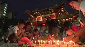 The festival took hold and became popular during the early tang dynasty in china, some 1,500 years ago. Malaysia Mooncake Festival Youtube