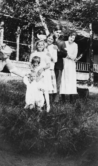 Hemingway's Siblings | EH@JFK | JFK Library