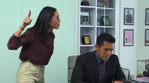 Shahir yang tidak teruja, bersetuju berkahwin dengan humairah walaupun dia mempunyai. Highlight Episod 12 Semerah Cinta Humairah Youtube