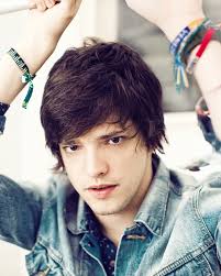 hola. en el 2025 decidí volver a tener 15 años. buenas tardes