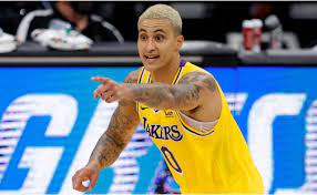 Search, discover and share your favorite kyle kuzma gifs. Kyle Kuzma Mocks Kevin Durant On Twitter With A Lebron James Meme As The Lakers Beat The Nets